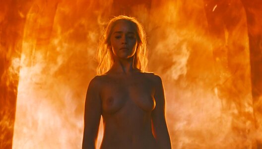 Emilia Clarke leaked photo #212