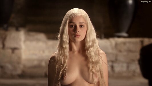 Emilia Clarke leaked photo #215