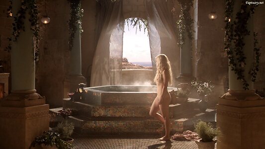 Emilia Clarke leaked photo #217