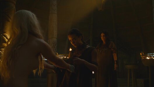 Emilia Clarke leaked photo #221