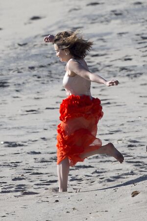 Emilia Clarke leaked photo #273