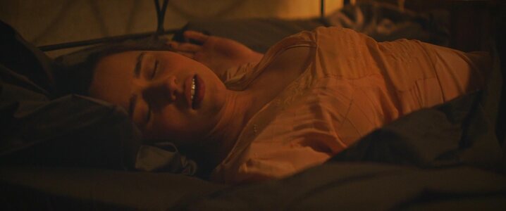 Emilia Clarke leaked photo #288