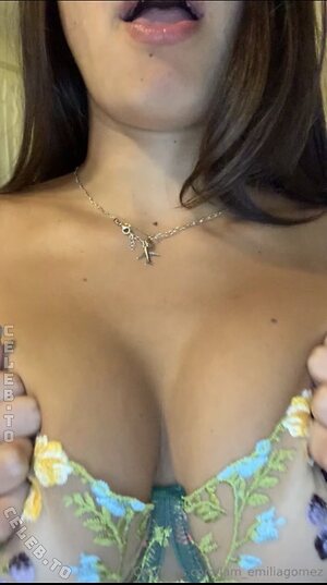 Emilia Gomez photo