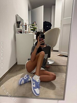 emiliaaa.rose Nude Leaked Photo #14