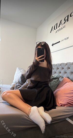 emiliaaa.rose leaked photo #38