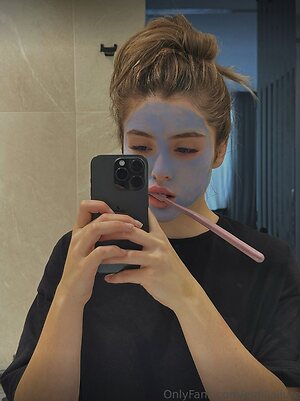 Emiliallure leaked photo #17