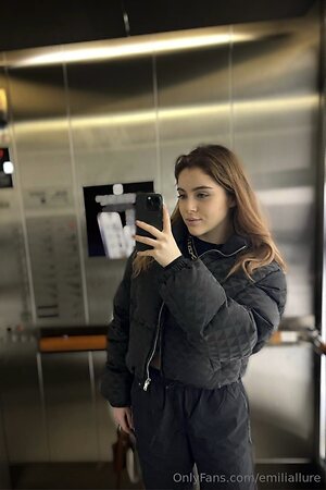 Emiliallure leaked photo #34