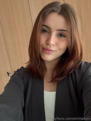 Emiliallure leaked photo #42