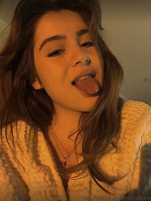 Emiliallure leaked photo #75
