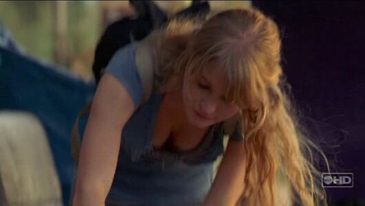 Emilie de Ravin leaked photo #17