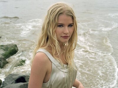 Emilie de Ravin leaked photo #74