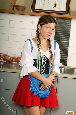Emily 18 leaked photo #21