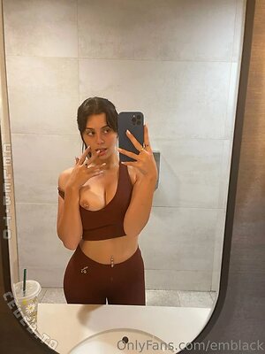 Emily Black photo