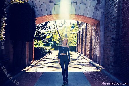 Emily Bloom Nude Leaked Photo #252