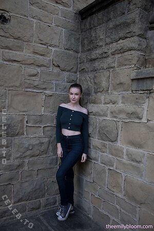 Emily Bloom Nude Leaked Photo #258