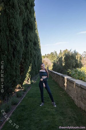 Emily Bloom Nude Leaked Photo #260