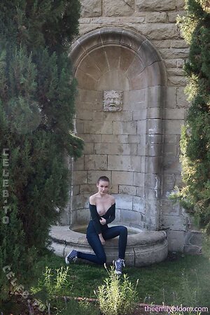 Emily Bloom Nude Leaked Photo #261