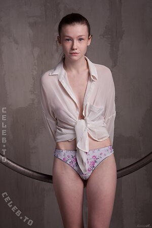 Emily Bloom Nude Leaked Photo #1353