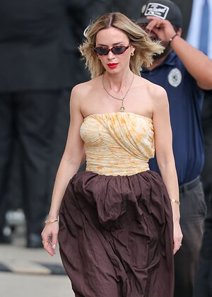 Emily Blunt leaked photo #21