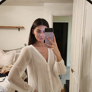 Emily Canham leaked photo #5