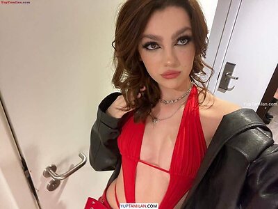 Emily Carey leaked photo #74