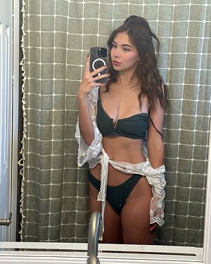Emily Cheek leaked photo #2