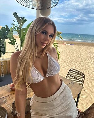 Emily Claire Nude Leaked Photo #7