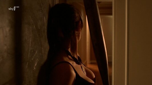 Emily Deschanel leaked photo #6