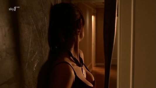 Emily Deschanel leaked photo #17
