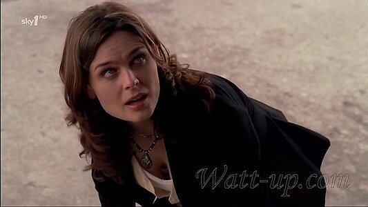 Emily Deschanel leaked photo #24
