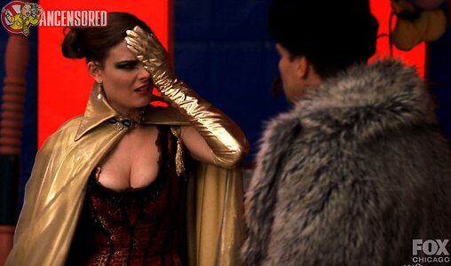 Emily Deschanel leaked photo #28