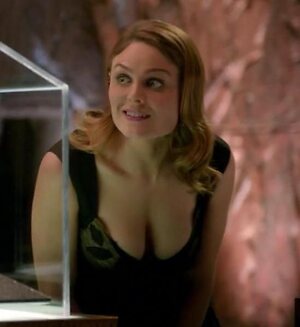 Emily Deschanel leaked photo #30