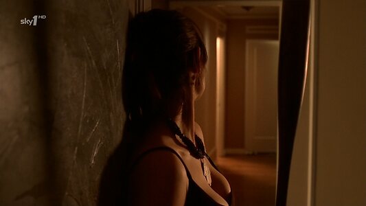 Emily Deschanel leaked photo #36