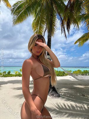 Emily Elizabeth Nude Leaked Photo #21