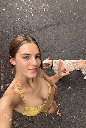 Emily Feld photo