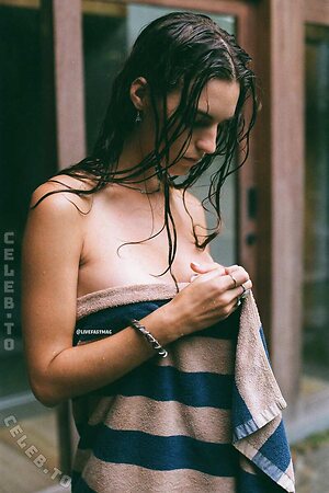 Emily Feld Nude Leaked Photo #275