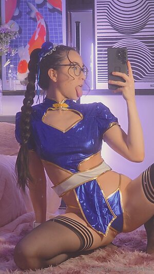 Emily Hill leaked photo #40