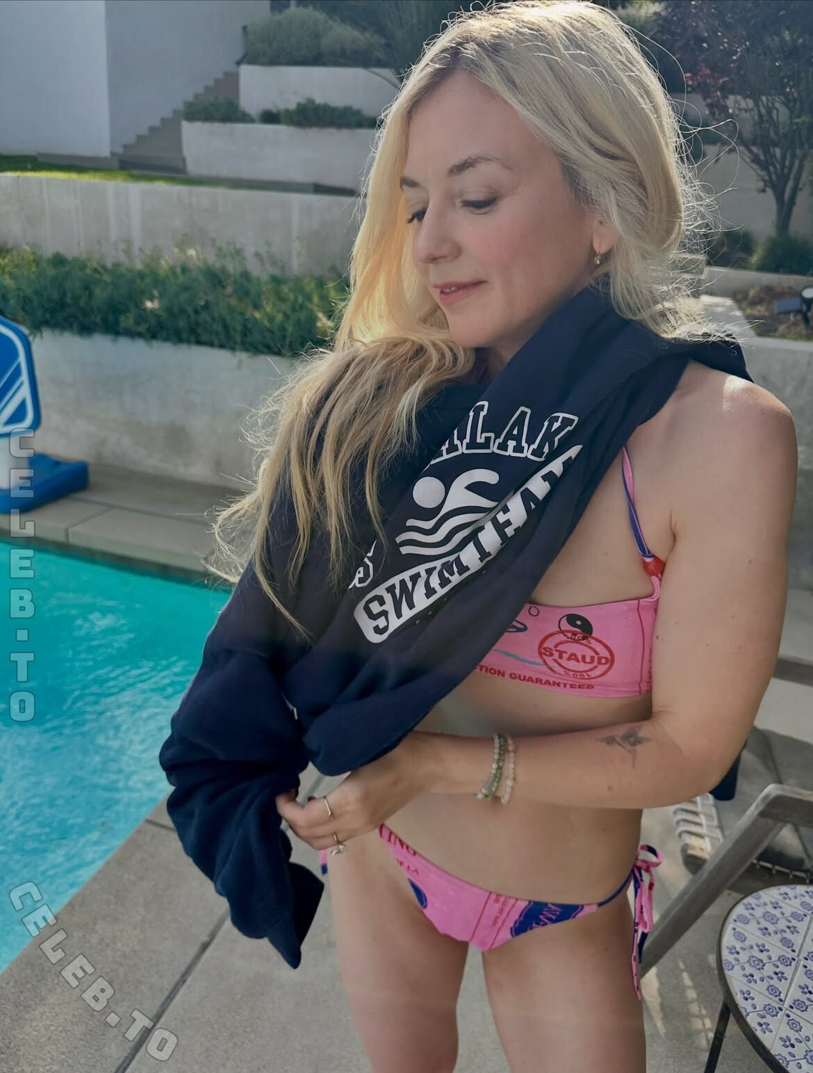 Emily Kinney photo