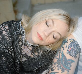 Emily Kinney leaked photo #18