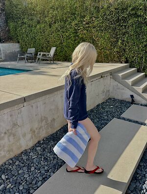 Emily Kinney leaked photo #29