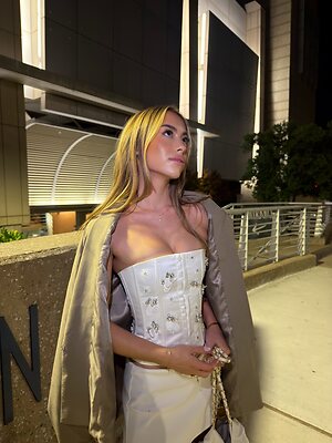 Emily Landon leaked photo #26