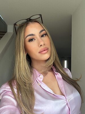 Emily Landon leaked photo #30