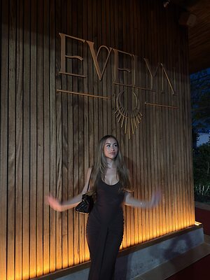 Emily Landon leaked photo #36