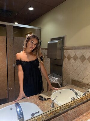 Emily Legler leaked photo #12