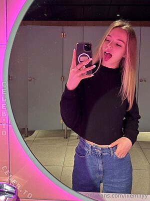 Emily Little photo
