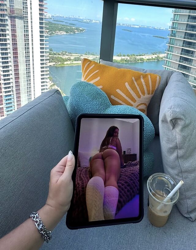 Emily Mangler leaked photos