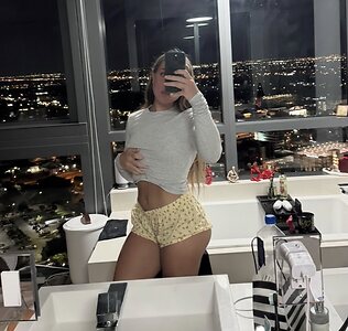 Emily Mangler leaked photo #40