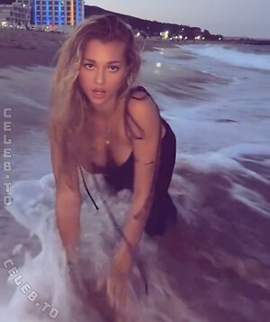 Emily Maurer Nude Leaked Photo #17