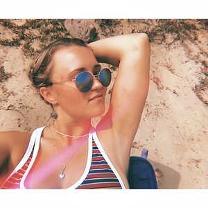 Emily Osment Hot Nude Leaked Photo #3