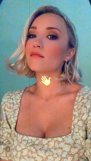 Emily Osment Hot Nude Leaked Photo #15